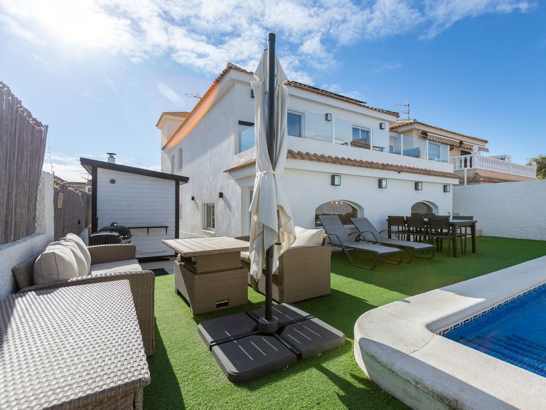 Villa for Sale in Los Balcones, Alicante 44