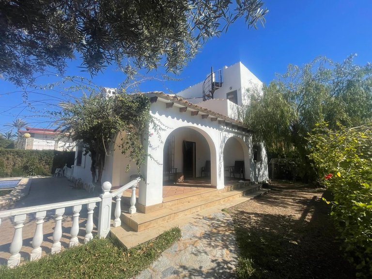 Villa for Sale in Cabo Roig, Alicante 3