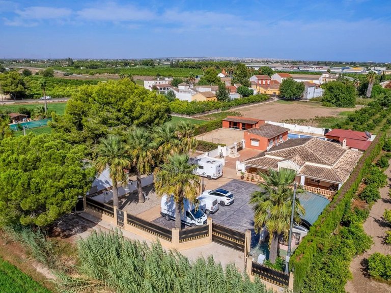Country House for Sale in Almoradi, Alicante 1