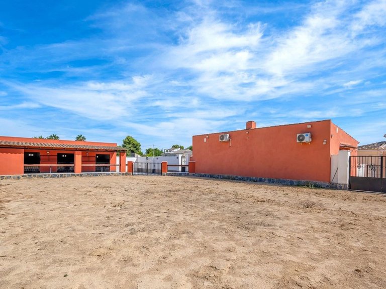 Country House for Sale in Almoradi, Alicante 8