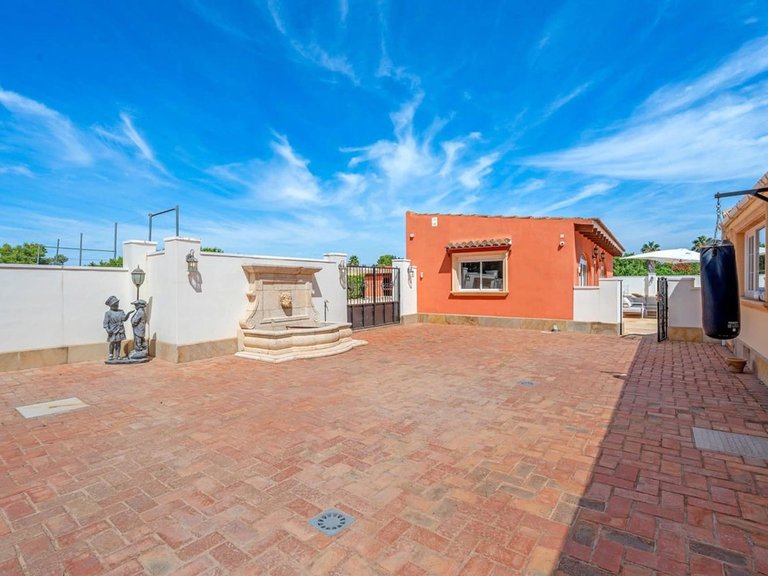 Country House for Sale in Almoradi, Alicante 9
