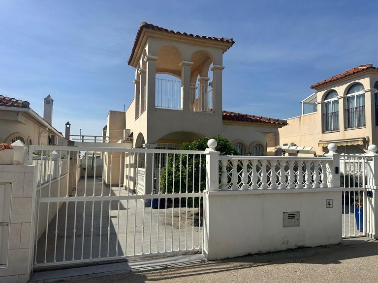 Villa for Sale in Algorfa, Alicante 2