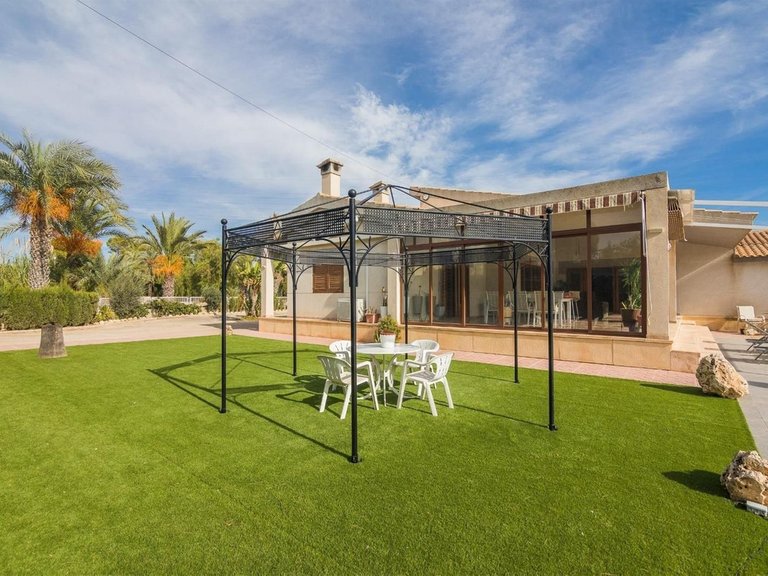 Villa for Sale in Elche, Alicante 2