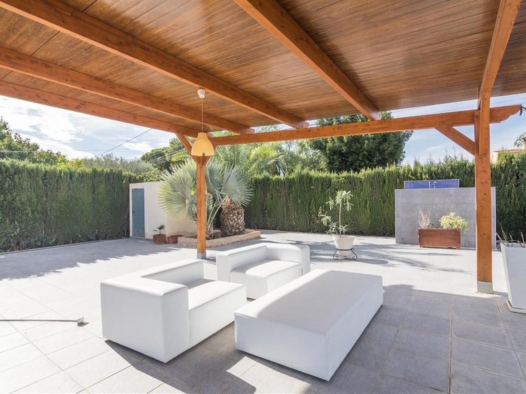 Villa for Sale in Elche, Alicante 9