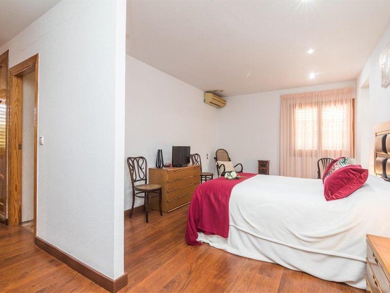 Villa for Sale in Elche, Alicante 25