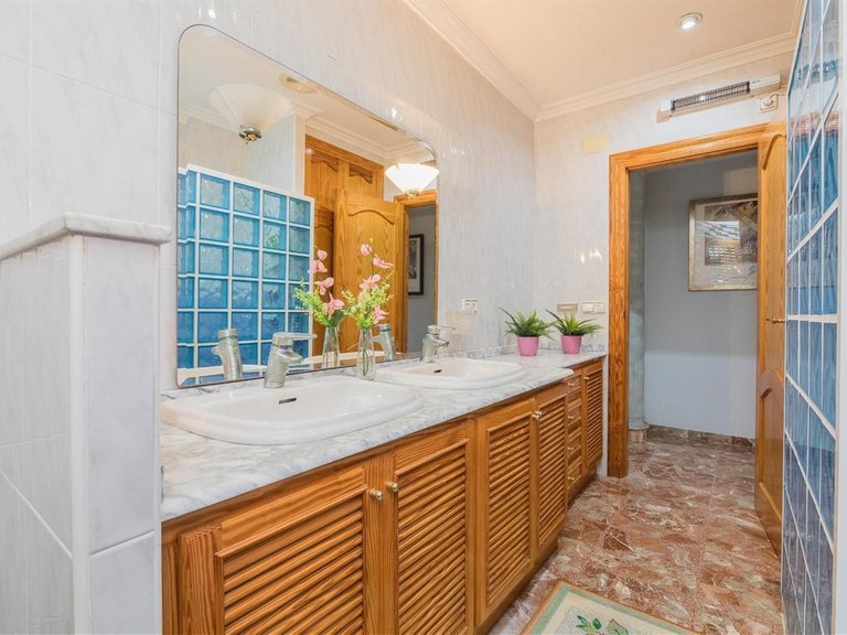 Villa for Sale in Elche, Alicante 31
