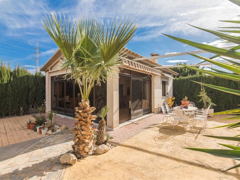 Villa for Sale in Elche, Alicante 40