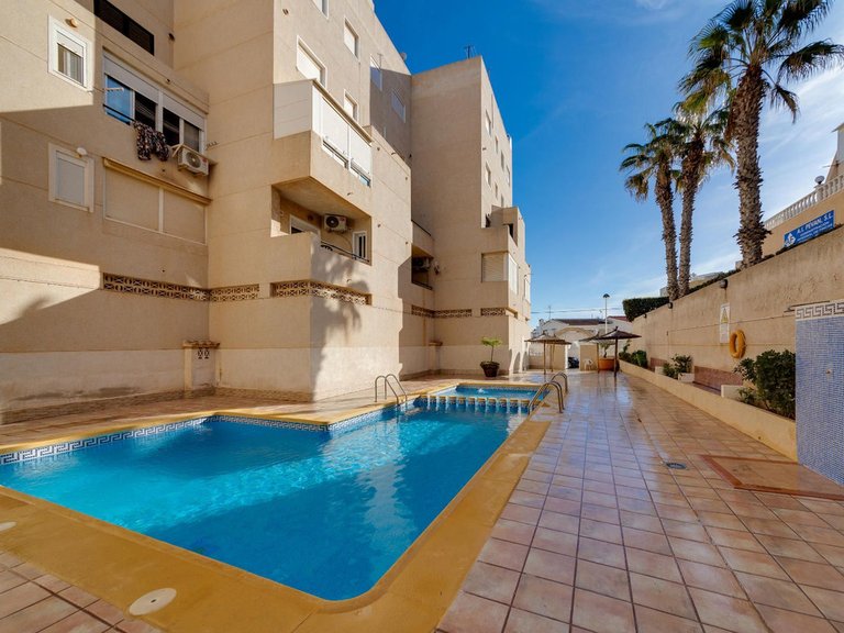 Apartment for Sale in Torrevieja, Alicante 28