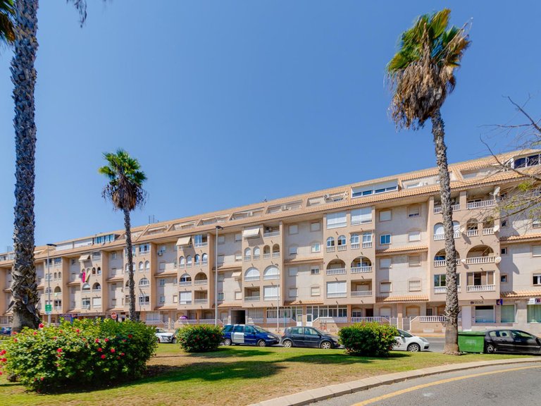 Apartment for Sale in Torrevieja, Alicante 38
