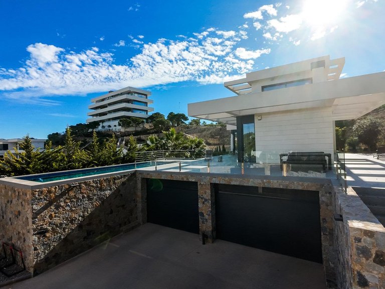 Villa for Sale in Las Colinas, Alicante 5
