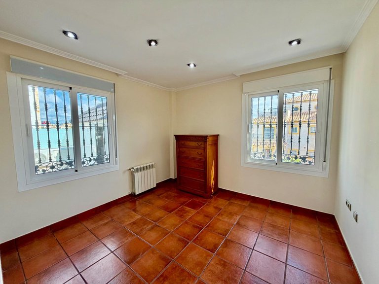 Villa for Sale in La Zenia, Alicante 32