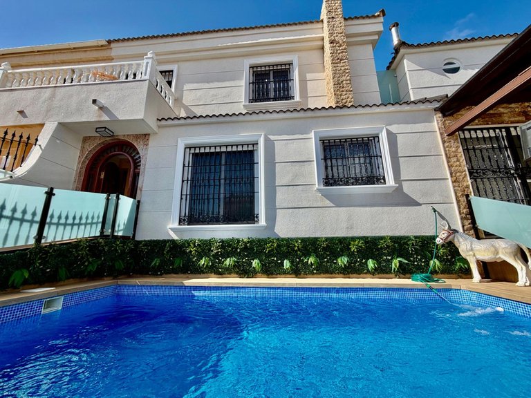 Villa for Sale in La Zenia, Alicante 40