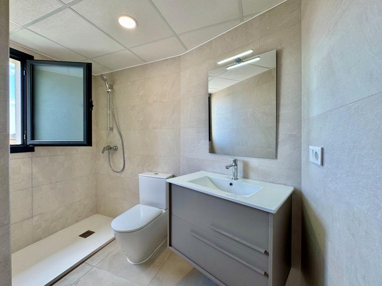 Apartment for Sale in La Florida, Alicante 9