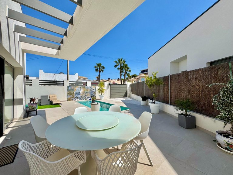Villa for Sale in San Miguel De Salinas, Alicante 2