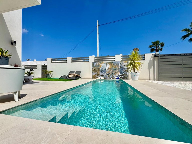 Villa for Sale in San Miguel De Salinas, Alicante 36