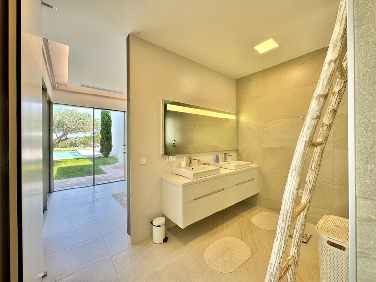 Villa for Sale in Las Colinas, Alicante 34