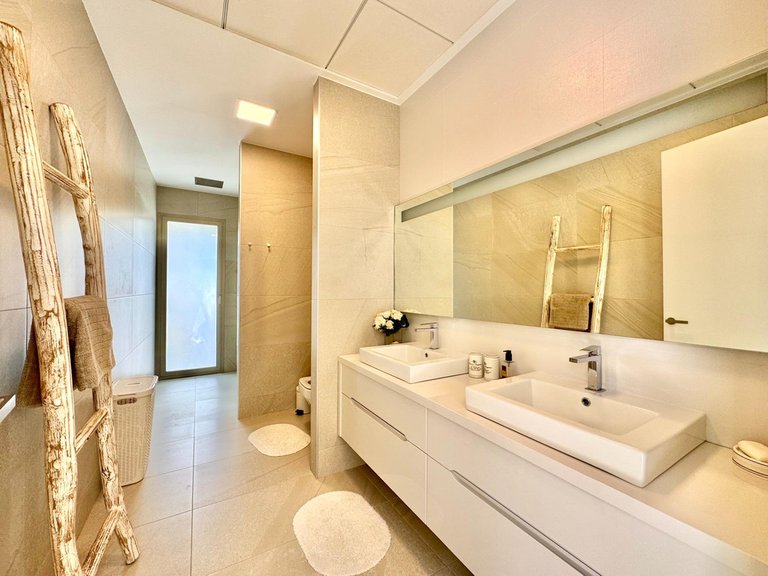 Villa for Sale in Las Colinas, Alicante 45