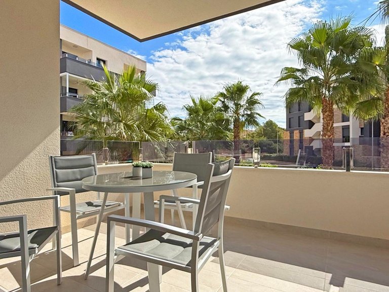Apartment for Sale in Los Altos, Alicante 1