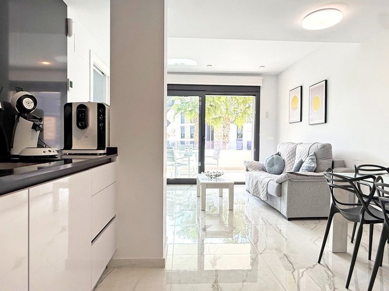 Apartment for Sale in Los Altos, Alicante 3