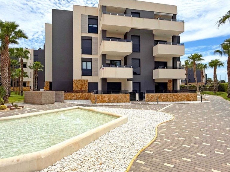 Apartment for Sale in Los Altos, Alicante 18
