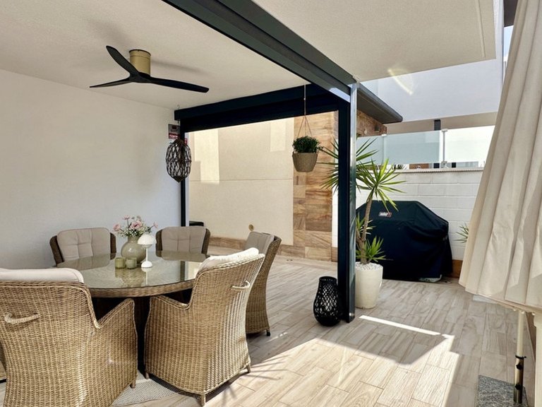Villa for Sale in Cabo Roig, Alicante 14