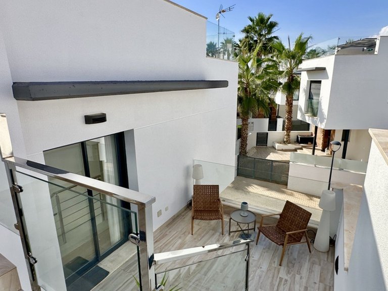 Villa for Sale in Cabo Roig, Alicante 37