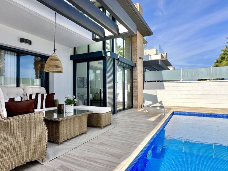 Villa for Sale in Cabo Roig, Alicante 41