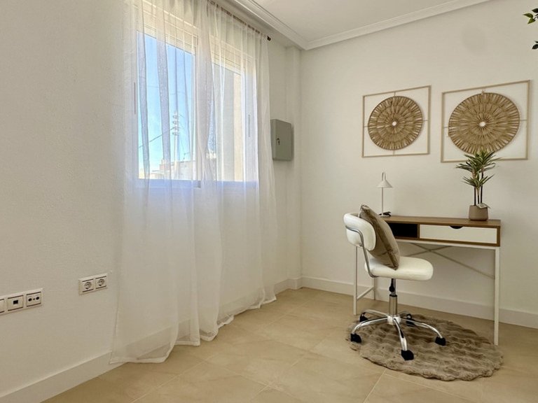 Apartment for Sale in Torrevieja, Alicante 20