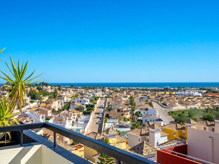 Town House for Sale in Villamartin, Alicante 6