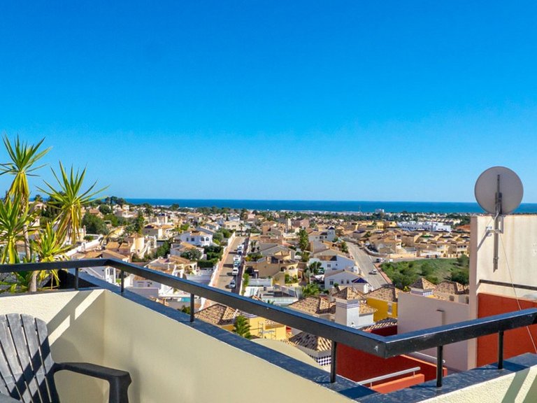 Town House for Sale in Villamartin, Alicante 28