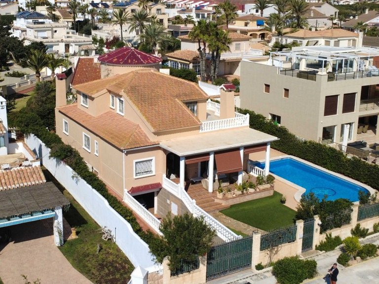 Villa for Sale in Torrevieja, Alicante 19