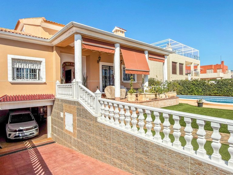 Villa for Sale in Torrevieja, Alicante 26