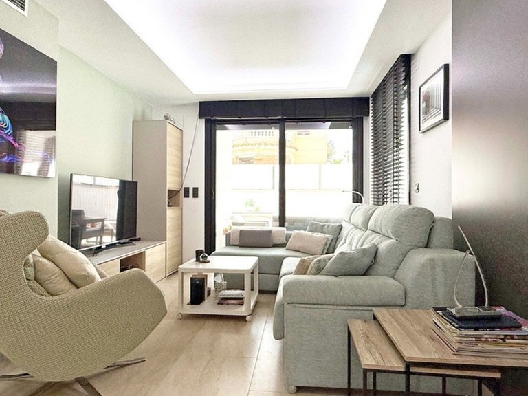 Villa for Sale in Villamartin, Alicante 4