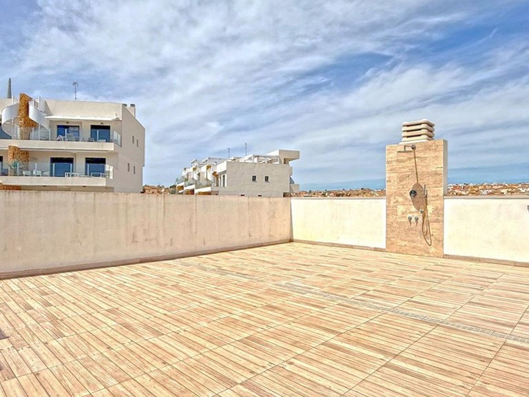 Villa for Sale in Villamartin, Alicante 8