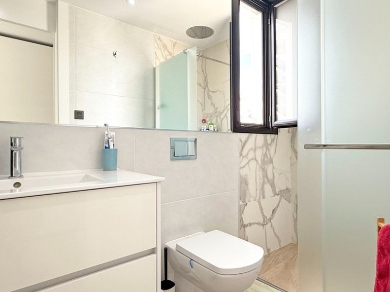 Villa for Sale in Villamartin, Alicante 20