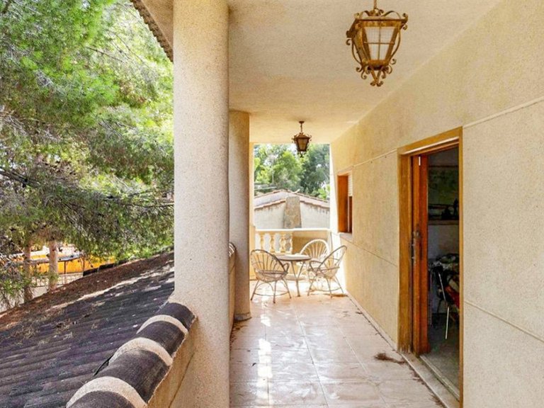 Villa for Sale in Torrevieja, Alicante 4