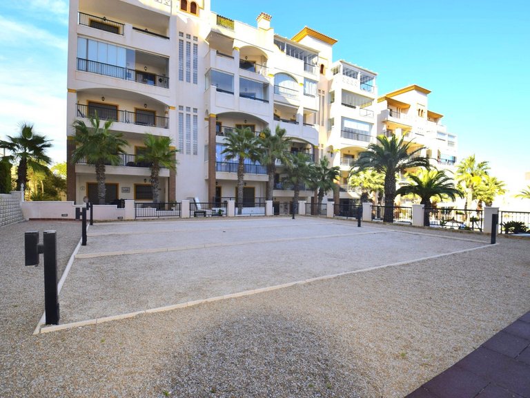 Apartment for Sale in Guardamar Del Segura, Alicante 25