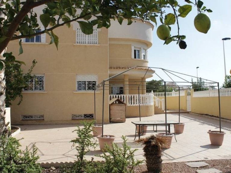 Villa for Sale in Torrevieja, Alicante 9