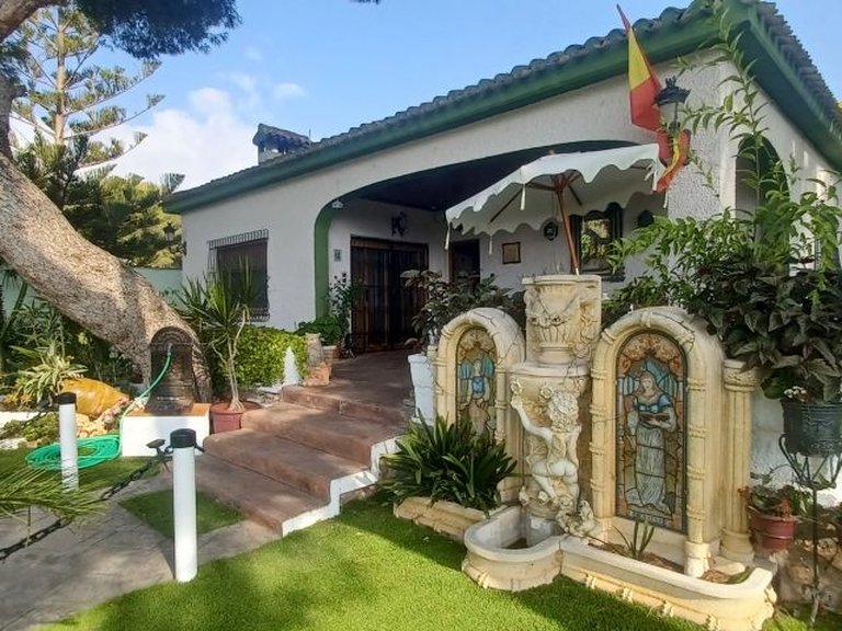 Villa for Sale in Campoamor, Alicante 5
