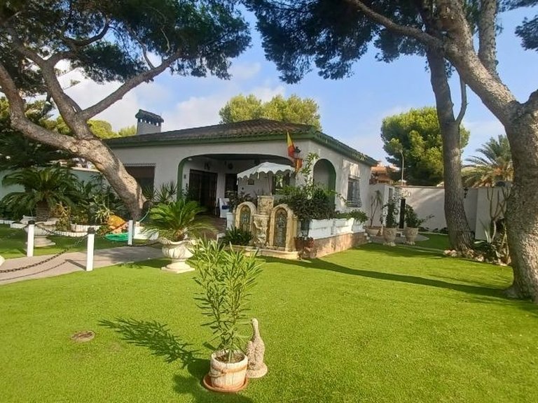 Villa for Sale in Campoamor, Alicante 7