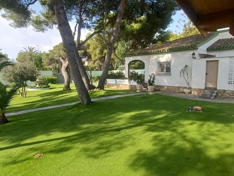 Villa for Sale in Campoamor, Alicante 8