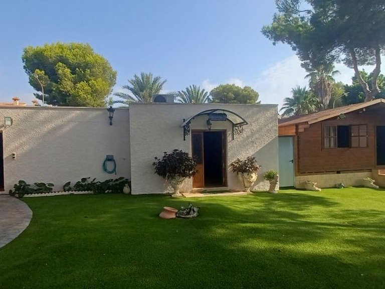 Villa for Sale in Campoamor, Alicante 35