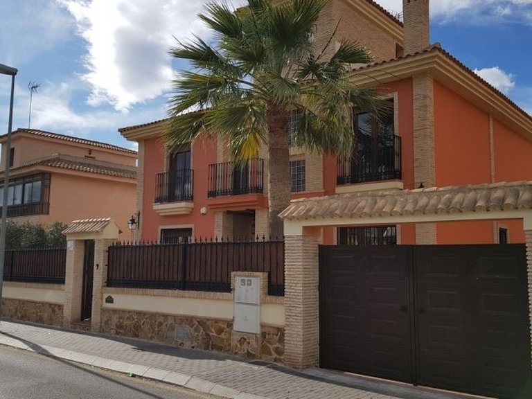 Villa for Sale in Torrevieja, Alicante 2