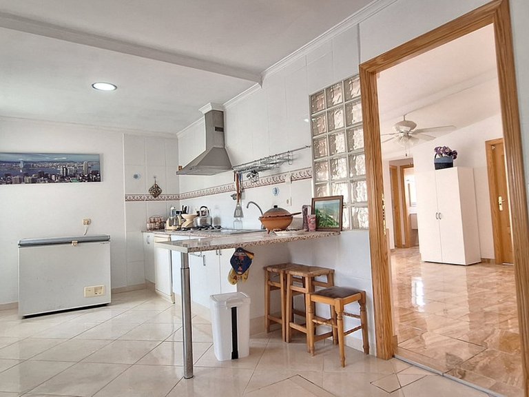 Villa for Sale in Elche, Alicante 11