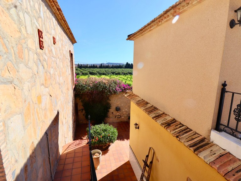 Villa for Sale in Almoradi, Alicante 41