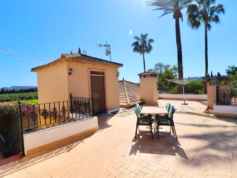 Villa for Sale in Almoradi, Alicante 42