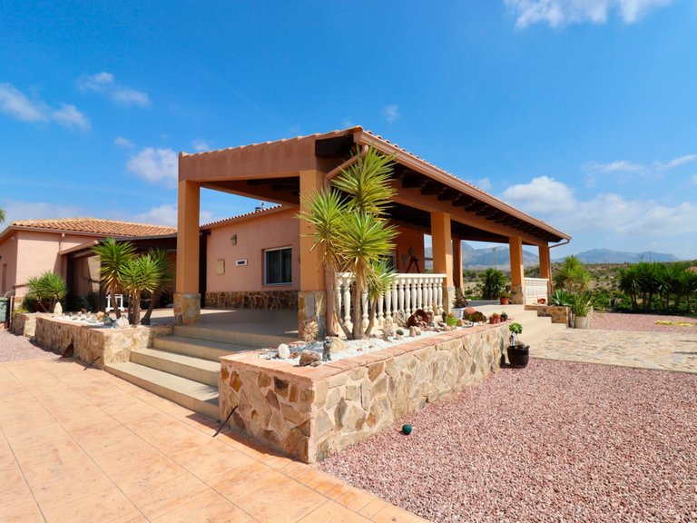 Villa for Sale in Albatera, Alicante 4