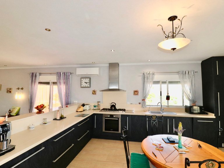 Villa for Sale in Albatera, Alicante 9