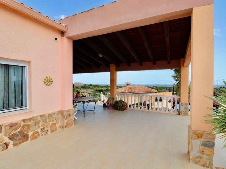 Villa for Sale in Albatera, Alicante 28