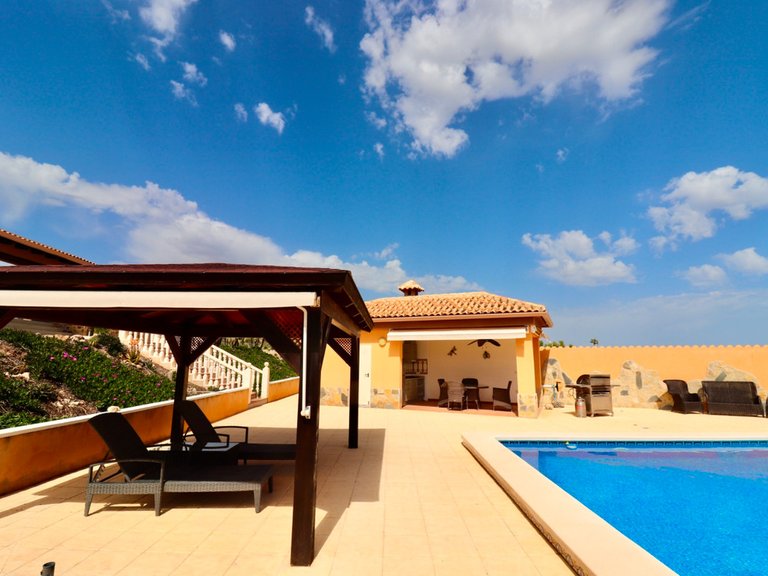 Villa for Sale in Albatera, Alicante 37